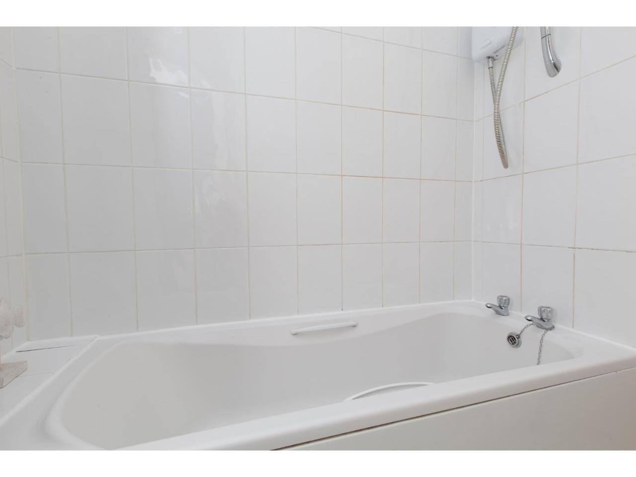Homely Tenement For 2 Near Botanic Gardens Edinburgh Bagian luar foto