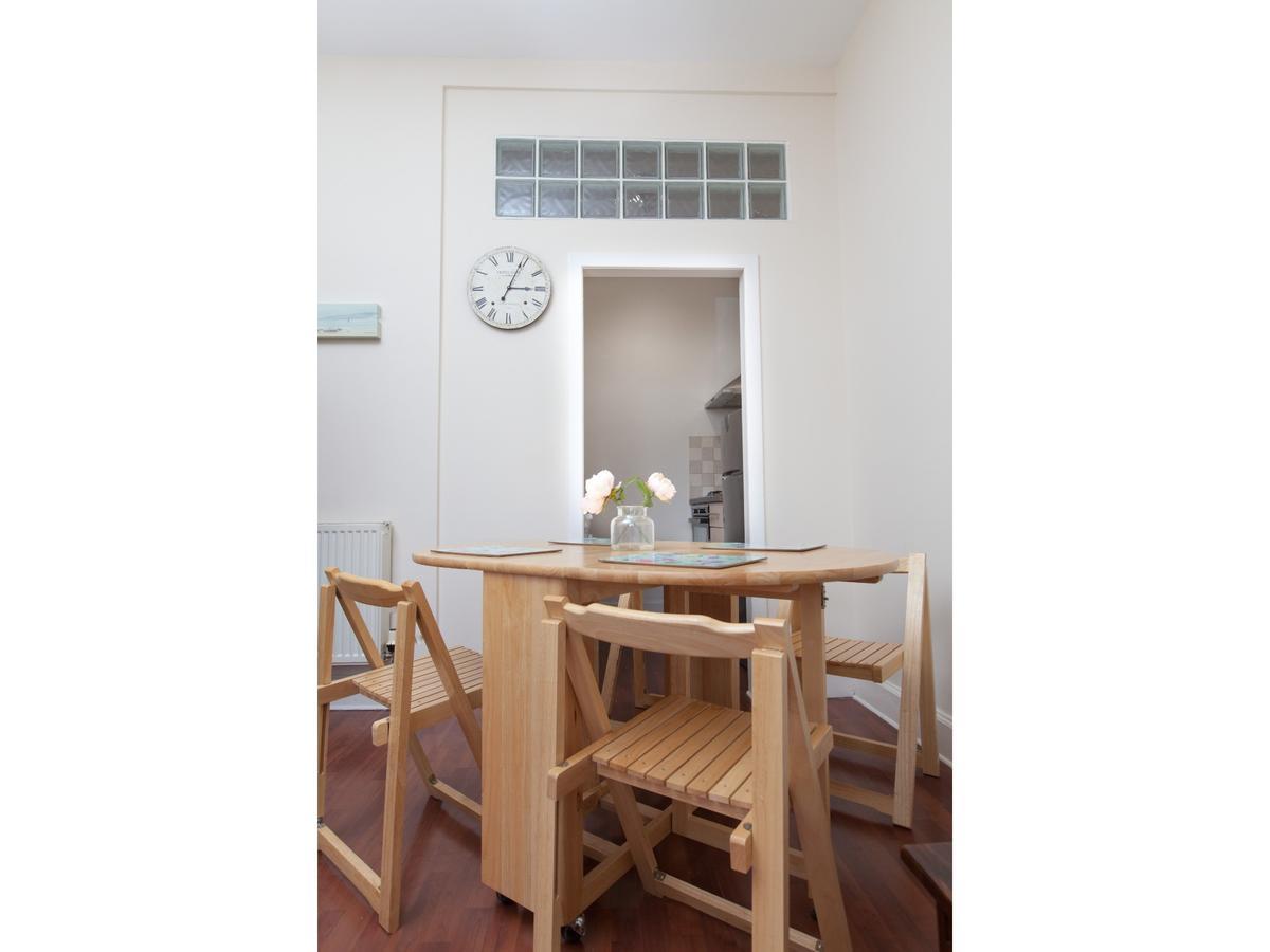 Homely Tenement For 2 Near Botanic Gardens Edinburgh Bagian luar foto