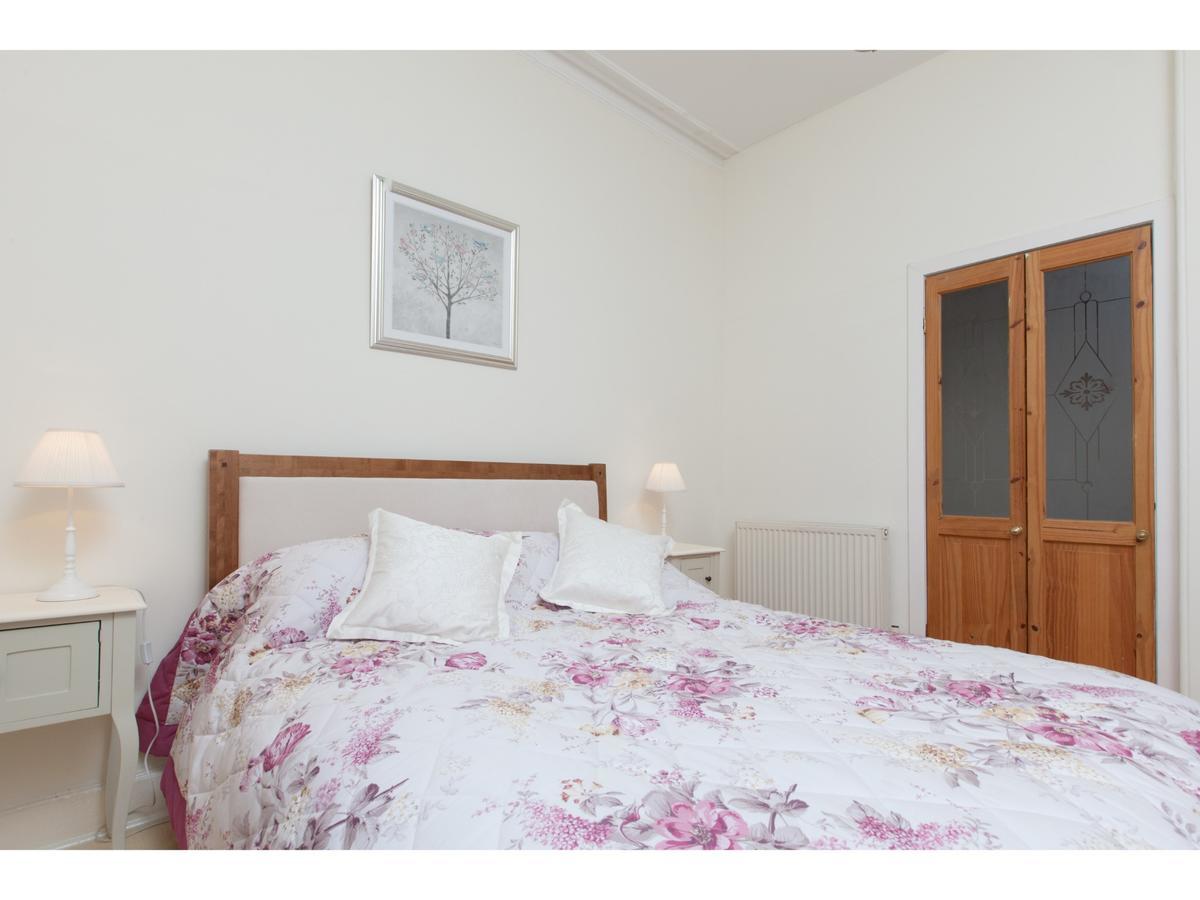 Homely Tenement For 2 Near Botanic Gardens Edinburgh Bagian luar foto